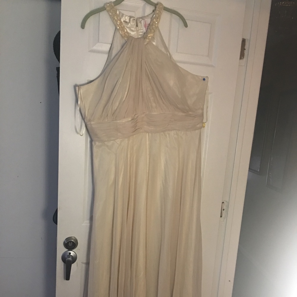 Glam gowns fit for glamorous affairs